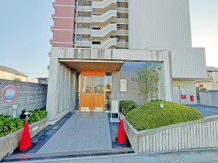 売主様ご退居済み。お気兼ねなくご見学いただけます。ごゆっくりどうぞ。
