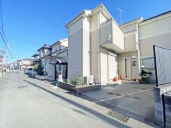 閑静な住宅地で、小さなお子様がいるご家族にも安心。
