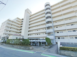 売主様ご退居済み。お気兼ねなくご見学いただけます。ごゆっくりどうぞ。
