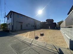 ＪＲ宇都宮線「東大宮」駅東口徒歩３分、提携駐車場もあります。エステート白馬東大宮店までお気軽にお問い合わせください。
