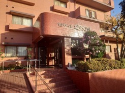 ゴミのないスッキリとしたエントランスです。
