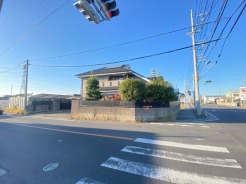 同じグレードで建てられた最寄りの完成物件を、参考にご覧になれます。
