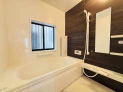 ユニットバスも新規交換。キレイなお風呂で疲れをリフレッシュ。
