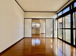 ご家族みんながゆったりくつろげる広々リビング。
