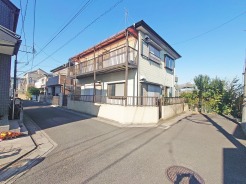 風通し・日当たりに優れる角地。開放感をお楽しみください。
