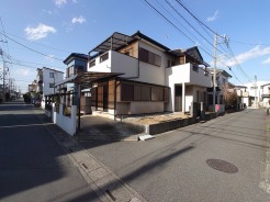 風通し・日当たりに優れる角地。開放感をお楽しみください。
