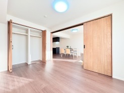 この部屋だれの部屋にしようかな、なんて会話を現地で楽しんでください。
