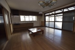 開放的なこの空間がお客様をお出迎えします。
