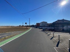 車の通りも少ない閑静な住宅地。子育てにも、第二の人生にも。
