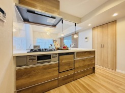 快適な新生活を迎えられそうな、新品のキッチンです。
