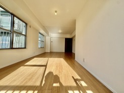 リビングは家具の配置も思いのまま。自由度が高い設計です。
