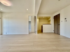 家族が自然に集りそうな広さが魅力のＬＤＫ。
