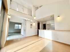 家族団らんの時間も増えそうな、くつろぎのＬＤＫ。
