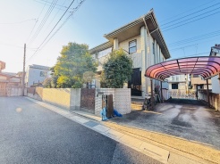 ＪＲ宇都宮線「東大宮」駅東口徒歩３分、提携駐車場もあります。エステート白馬東大宮店までお気軽にお問い合わせください。
