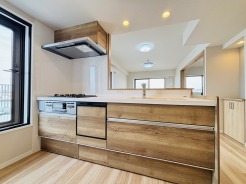 快適な新生活を迎えられそうな、新品のキッチンです。
