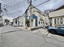 閑静な住宅地で、小さなお子様がいるご家族にも安心。
