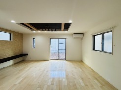 ご家族みんながゆったりくつろげる広々リビング。
