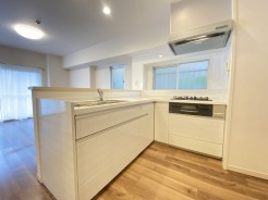 動線が短く、手早く作業できるＬ型キッチン。家事がスムーズに進みます。
