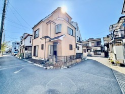 風通し・日当たりに優れる角地。開放感をお楽しみください。
