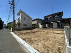 車の通りも少ない閑静な住宅地。子育てにも、第二の人生にも。
