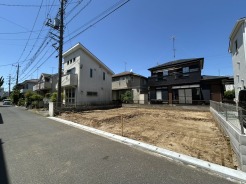 閑静な住宅地で、小さなお子様がいるご家族にも安心。
