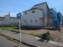 風通し・日当たりに優れる角地。開放感をお楽しみください。

