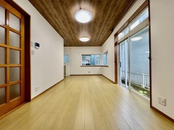 ご家族みんながゆったりくつろげる広々リビング。
