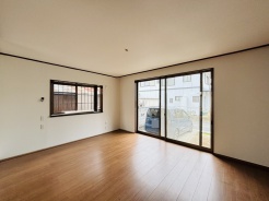 ご家族みんながゆったりくつろげる広々リビング。
