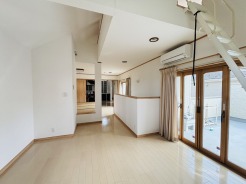 ご家族みんながゆったりくつろげる広々リビング。
