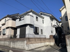 ＪＲ宇都宮線「東大宮」駅東口徒歩３分、提携駐車場もあります。エステート白馬東大宮店までお気軽にお問い合わせください。
