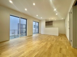リビング空間にこだわりたい方に、見ていただきたい住宅です。
