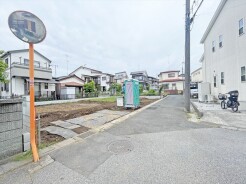 ＪＲ宇都宮線「東大宮」駅東口徒歩３分、提携駐車場もあります。エステート白馬東大宮店までお気軽にお問い合わせください。
