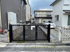 解体更地渡しです。現地をご覧いただきながら、住まいの夢をお聞かせください。
