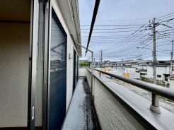 南面に広がるワイドバルコニー、明るい空間でのびのび過ごせるプランです。
