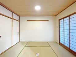 リビングと一体のように使える和室。キッチンからもよく見えます。
