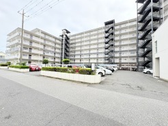 大袋駅徒歩７分の近さ。 忙しい朝が助かる立地、 暮らしにゆとりが生まれます。
