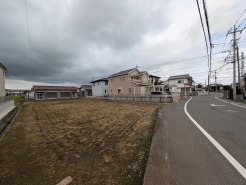 道路は７ｍ以上なので駐車の際の停めやすさがかなり違ってきます。
