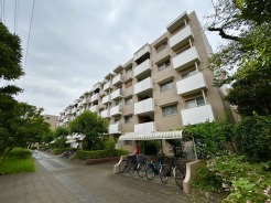 2026年9月末完成予定です。