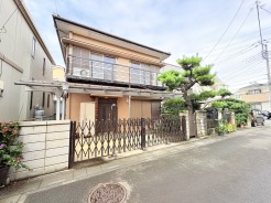 閑静な住宅地で、小さなお子様がいるご家族にも安心。
