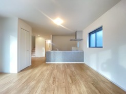 家族が自然に集りそうな広さが魅力のＬＤＫ。
