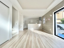 リビング空間にこだわりたい方に、見ていただきたい住宅です。
