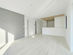 リビング空間にこだわりたい方に、見ていただきたい住宅です。
