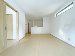 ご家族みんながゆったりくつろげる広々リビング。
