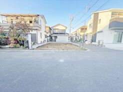 ＪＲ宇都宮線「東大宮」駅東口徒歩３分、提携駐車場もあります。エステート白馬東大宮店までお気軽にお問い合わせください。
