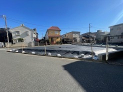 蓮田駅徒歩15分の近さ。通勤通学に便利で、駅周辺の生活施設も利用しやすい。