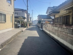 より整った街づくりを目指す地区計画の施行区域内。落ち着いた街並みもご見学の対象にしてください。
