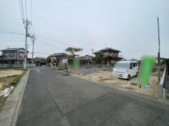駐車が苦手な方にも嬉しい、前面道路に面した住まい。
