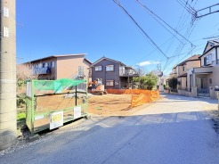 ＪＲ宇都宮線「東大宮」駅東口徒歩３分、提携駐車場もあります。エステート白馬東大宮店までお気軽にお問い合わせください。
