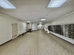 管理人さんがメンテナンスしてくれるエントランス。
