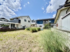 土地を見て、間取りが気になりましたら、すぐに図面を引ける設計士さんをご紹介することも出来ます。ご相談ください。
